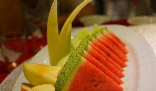 四川食堂吃瓜,瓜果飘香，美食盛宴